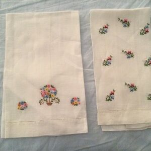 Embroidered  flowers Fingertip Towels hand towels